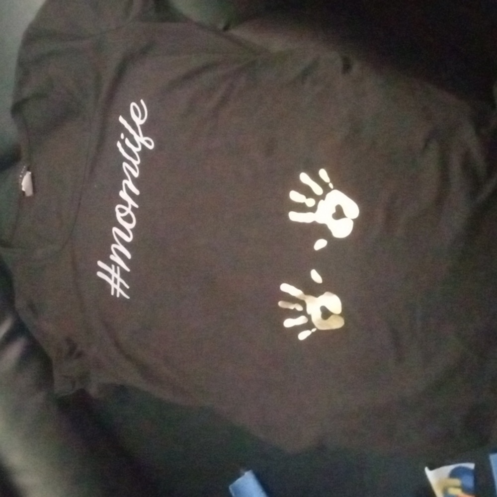 MATERNITY CUTE #MOMLIFE WITH BABY HAND PRINTS TOP STRETCHY SIZE L
